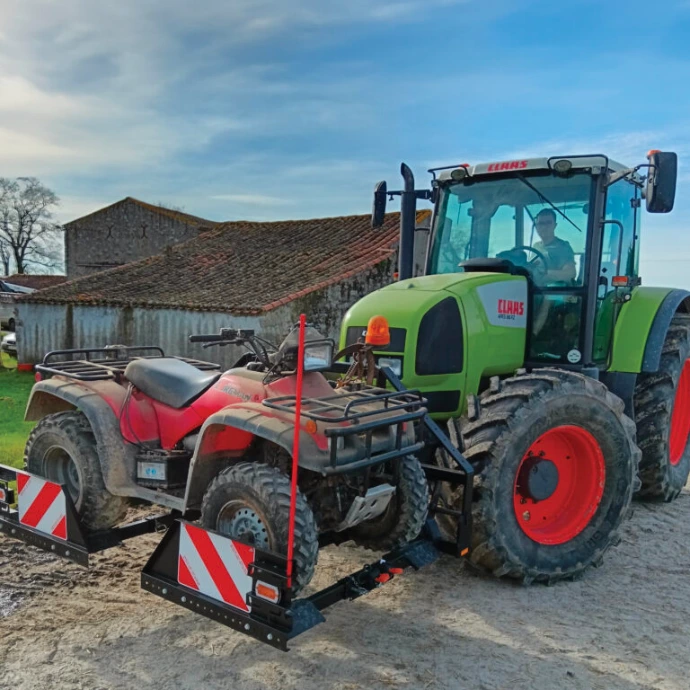 Porte quad et petite voiturette du nom de TM4